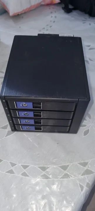 Backplane Enclosure/ HD's, SSD's usado