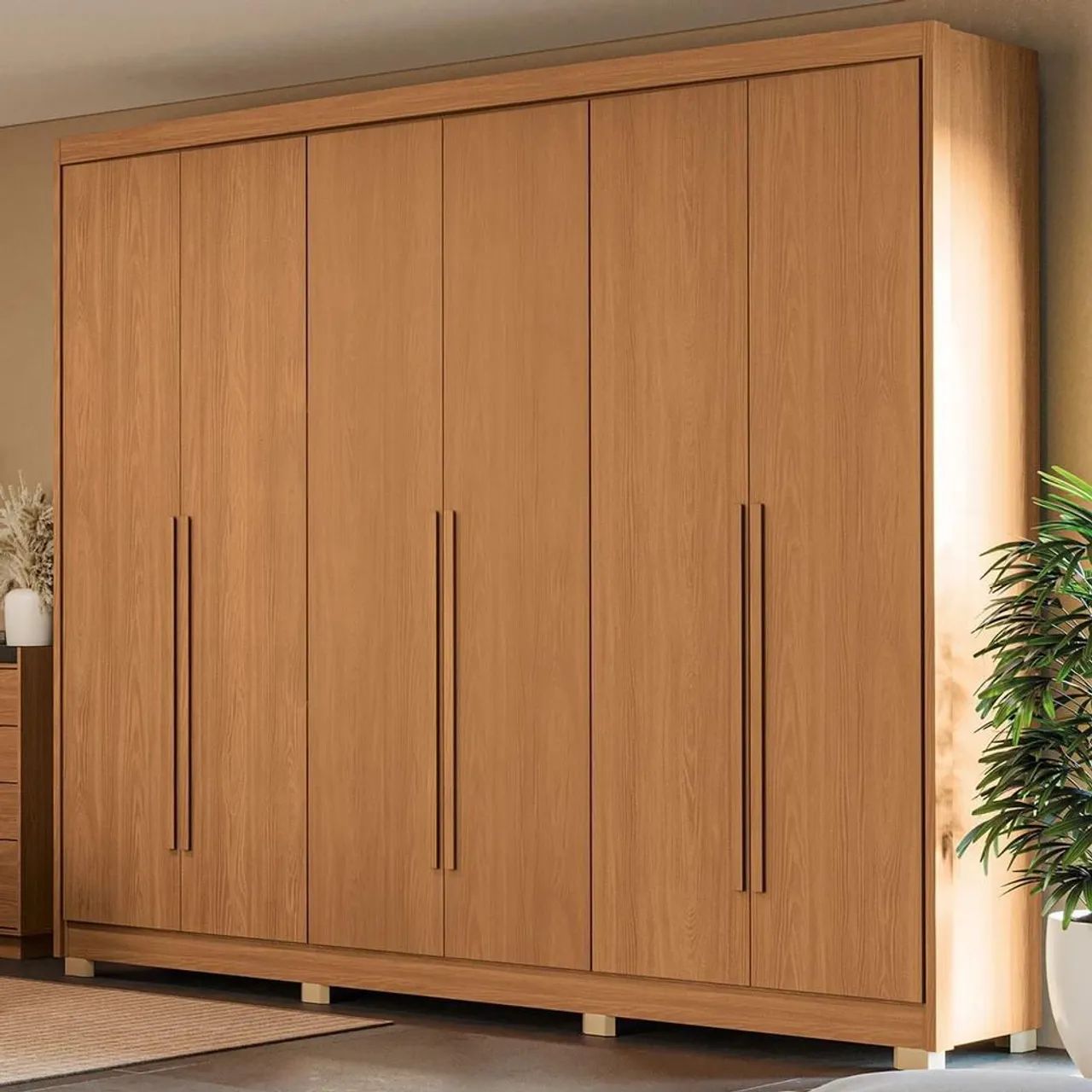 Guarda roupa gigante com 6 portas e 3 gavetas 