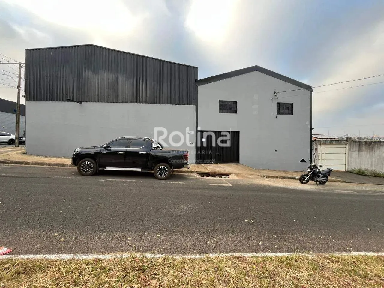 Galpão para alugar, Santa Rosa - Uberlândia/MG - Rotina Imobiliária