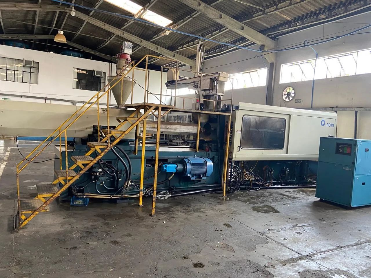 Injetora de Plástico Industrial ROMI 450