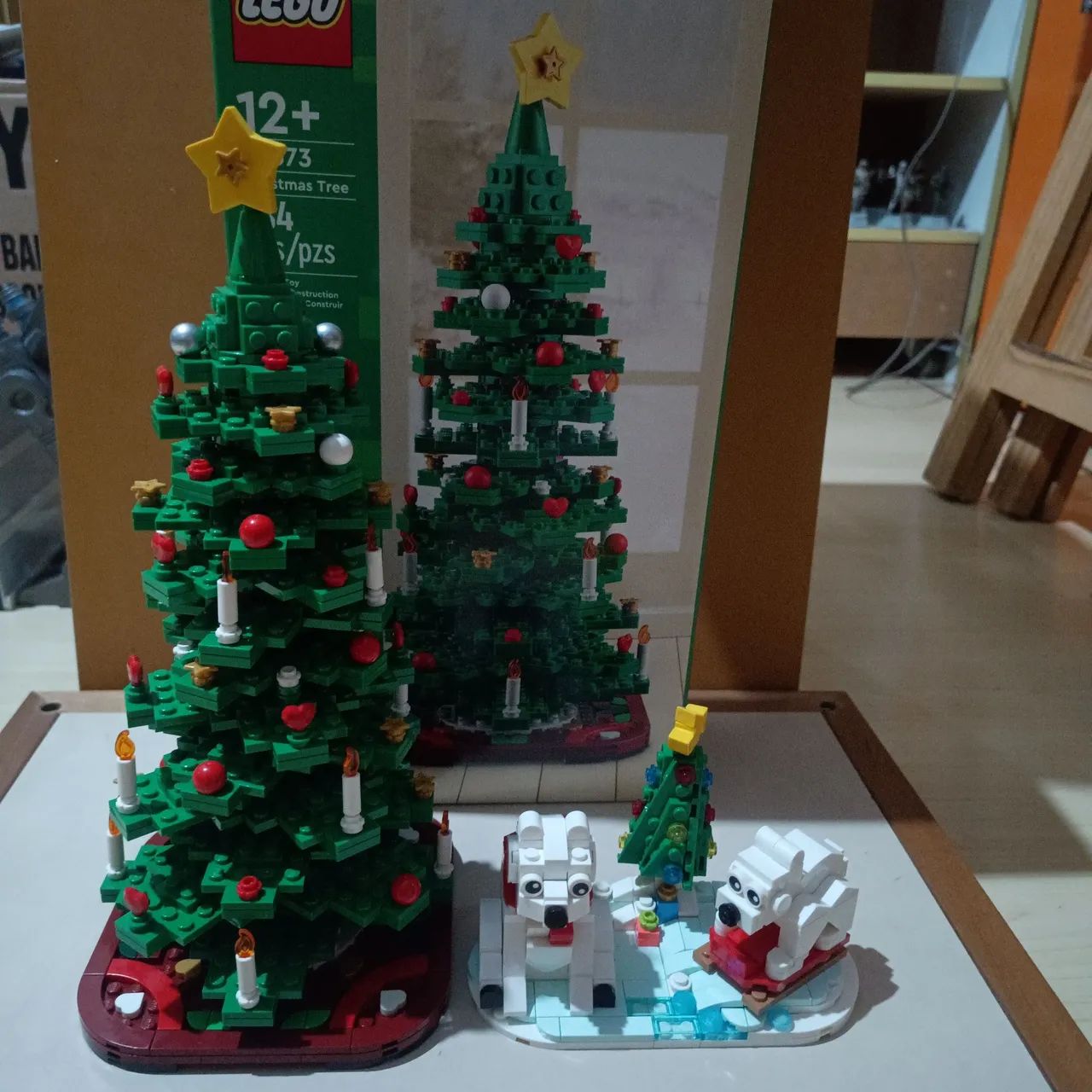 Lego Christmas Tree 40573 (584 pcs) MONTADO + Ursos Polares 40571 MONTADO Lego  