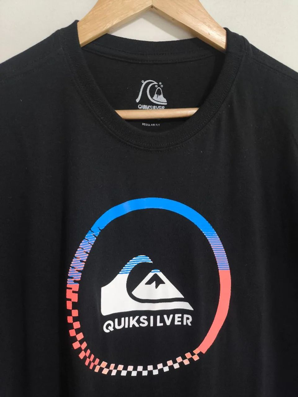 Camiseta M Quiksilver Preta com Logo  - Foto 3