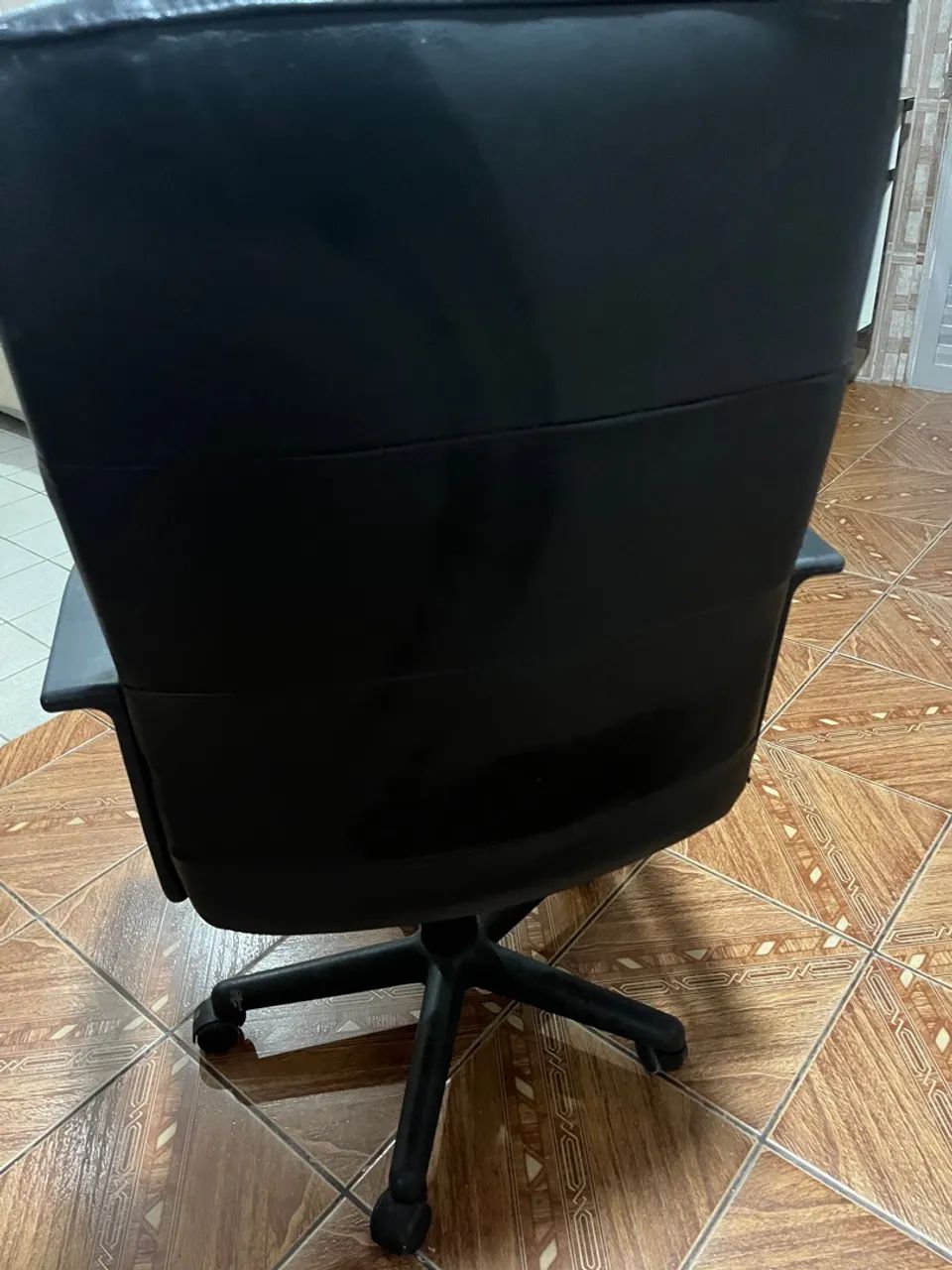 Cadeira de Escritório Executiva em Couro - Foto 5
