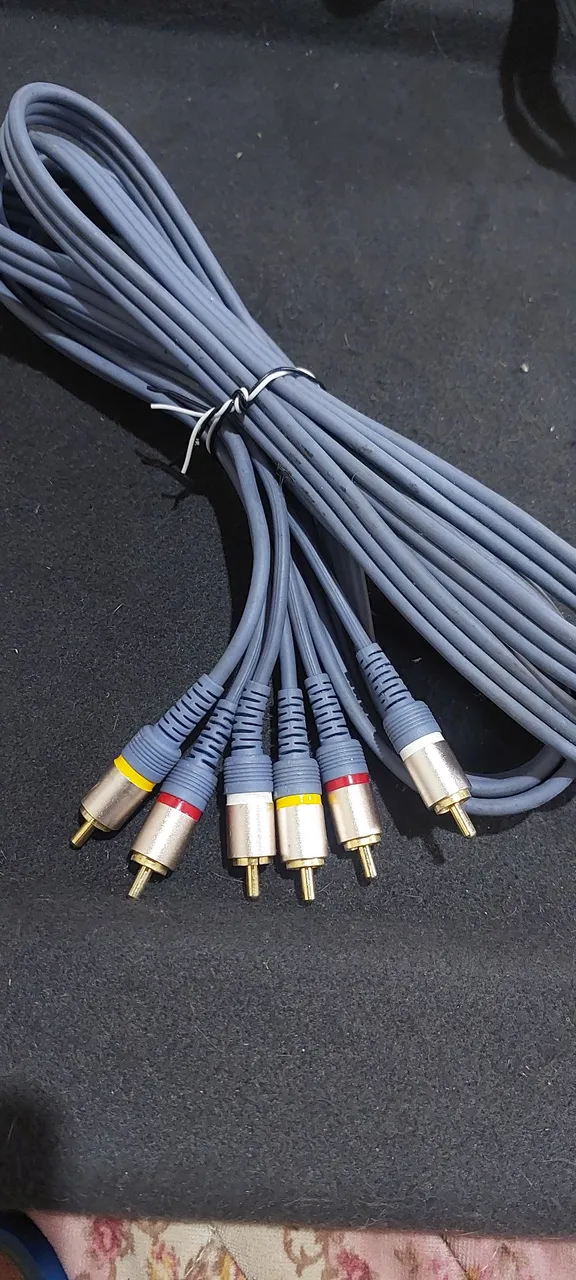 Cabo RCA para Áudio e Vídeo 3 metros - 6 Conectores