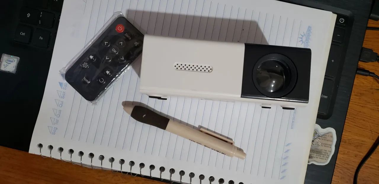 Projetor Portátil para Filmes e Apresentações - Foto 2