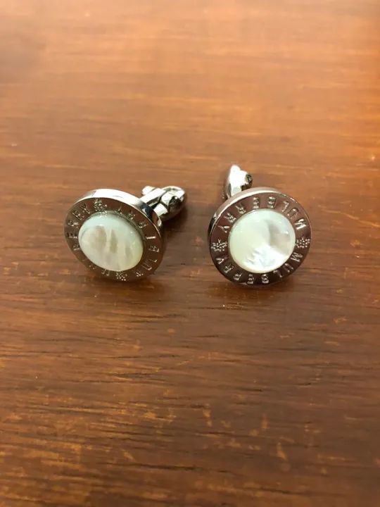 Par de Abótoaduras Mulberry com Detalhes em Madrepérola