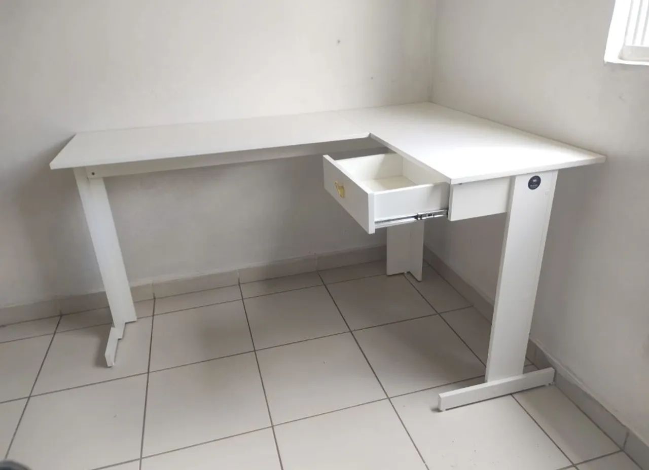 MESA MDF L COM GAVETA FRETE GRÁTIS  - Foto 2