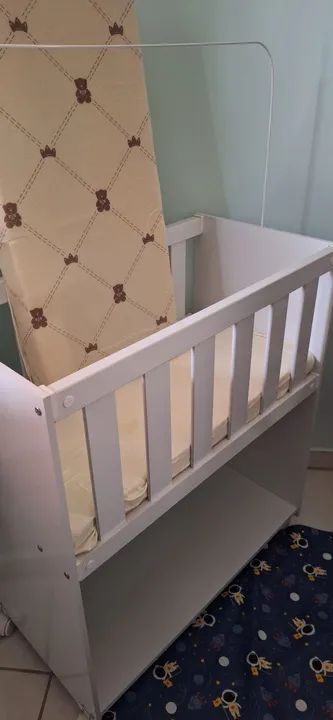 Mini Berço de bebê branco com mosquiteiro - Foto 3