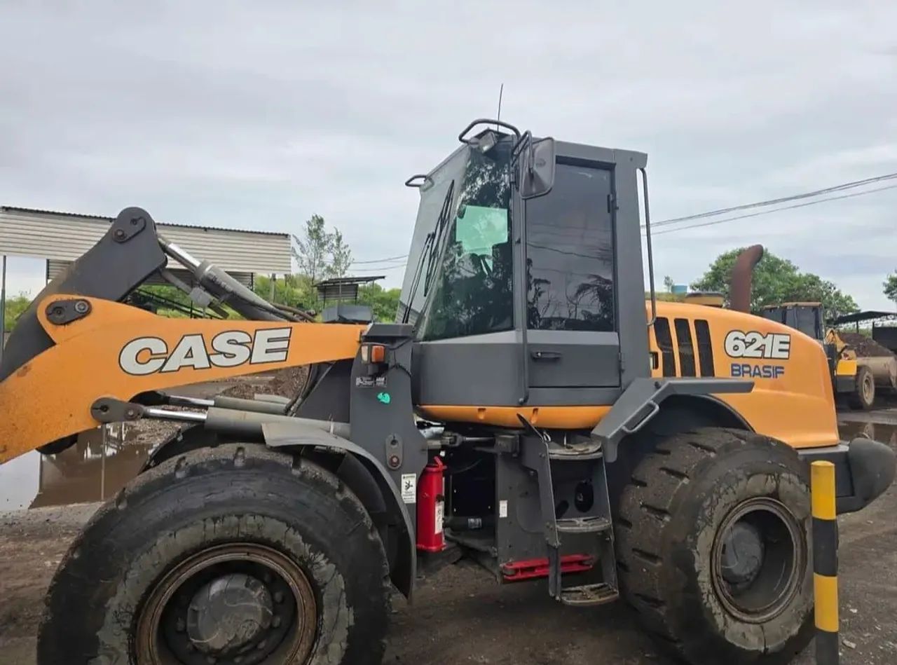 Vendo Pá carregadeira Case 621 - Foto 5