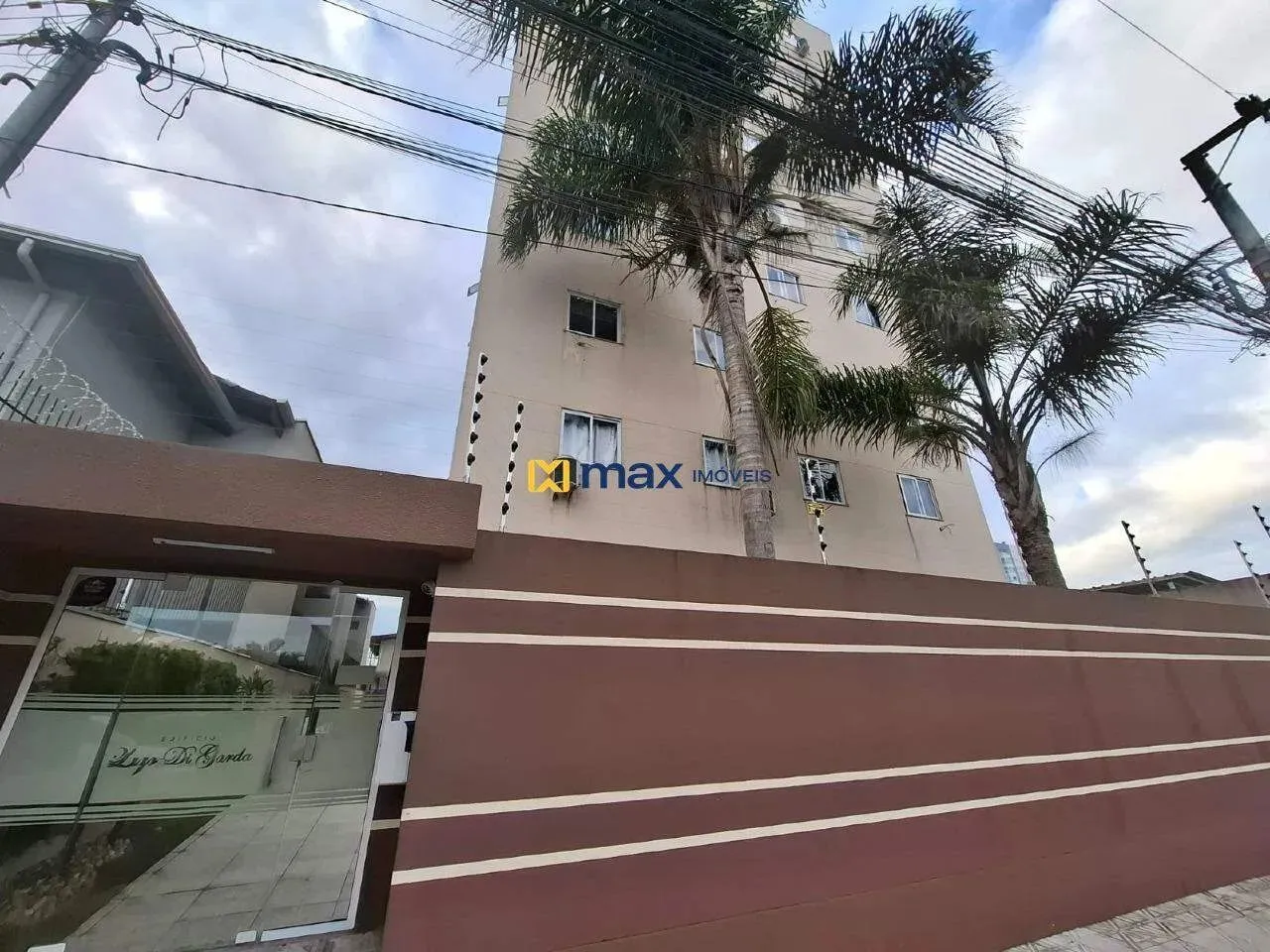 Locação: Apartamento Mobiliado com 02 Dormitórios no Bairro Cordeiros.
