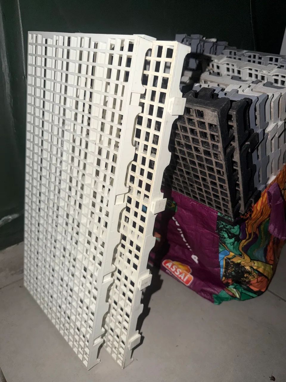 Pisos plásticos modulares 25×50 cm para cozinha industrial - 38 uni - Foto 4