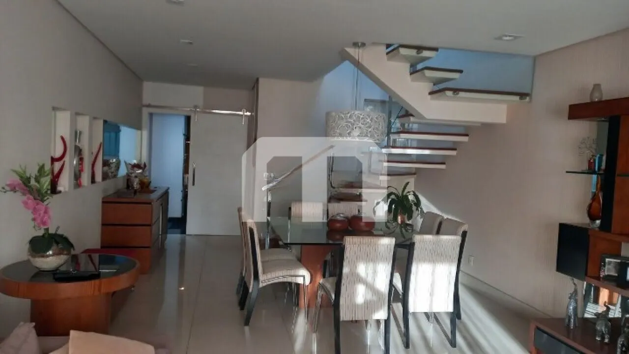 Sobrado à Venda no Tatuapé Conforto e Localização Privilegiada