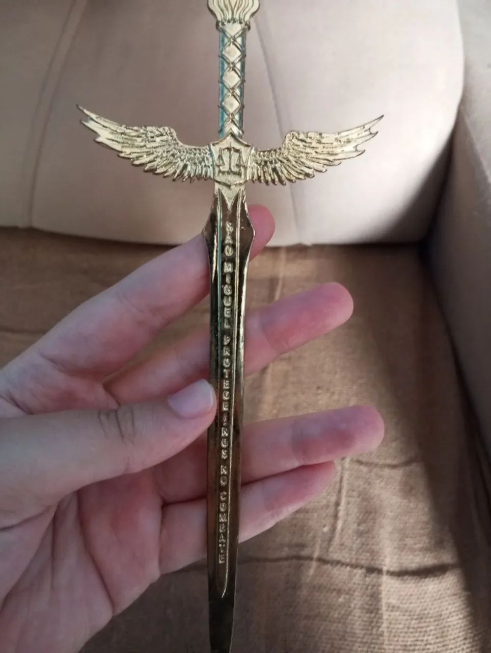 Imagem de São Miguel Arcanjo banhada a ouro - Foto 4