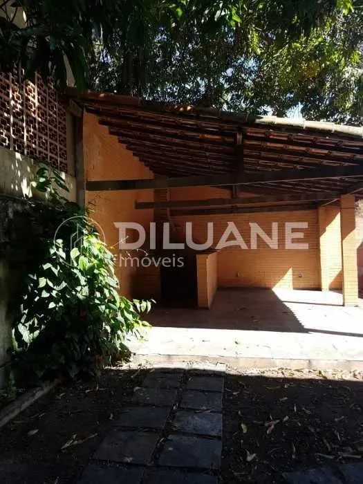 Casa de rua - Duplex / Residencial / Centro - Foto 2