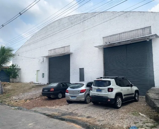 100% Documentado Galpão 1.146m² c/ Doca + Almoxarifado + Escritórios em Petropolis