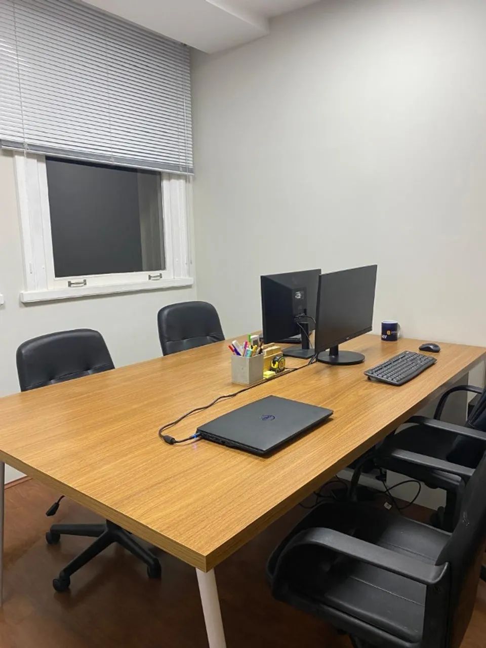 Conjunto escritório: Mesa para 4 pessoas + Aparador + Prateleiras - Foto 4