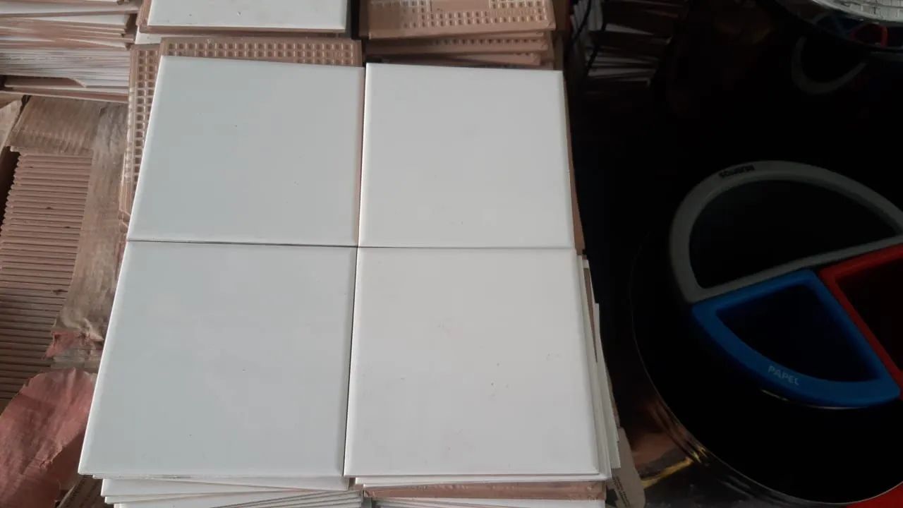 Azulejos brancos novos Eliane 15x25