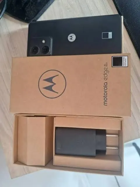 MOTO EDGE 40 NEO TOP .