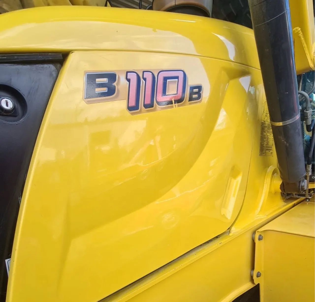 Pá Carregadeira New Holland B110B  - Foto 2