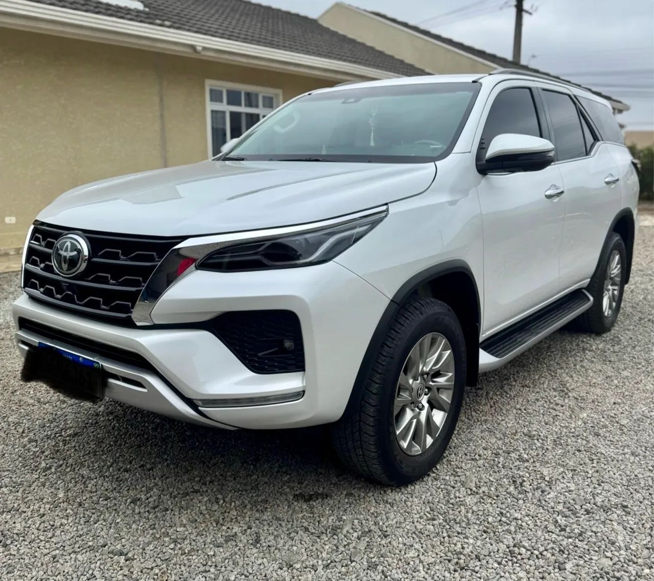 Toyota Hilux SW4 SRX 4x4 2023