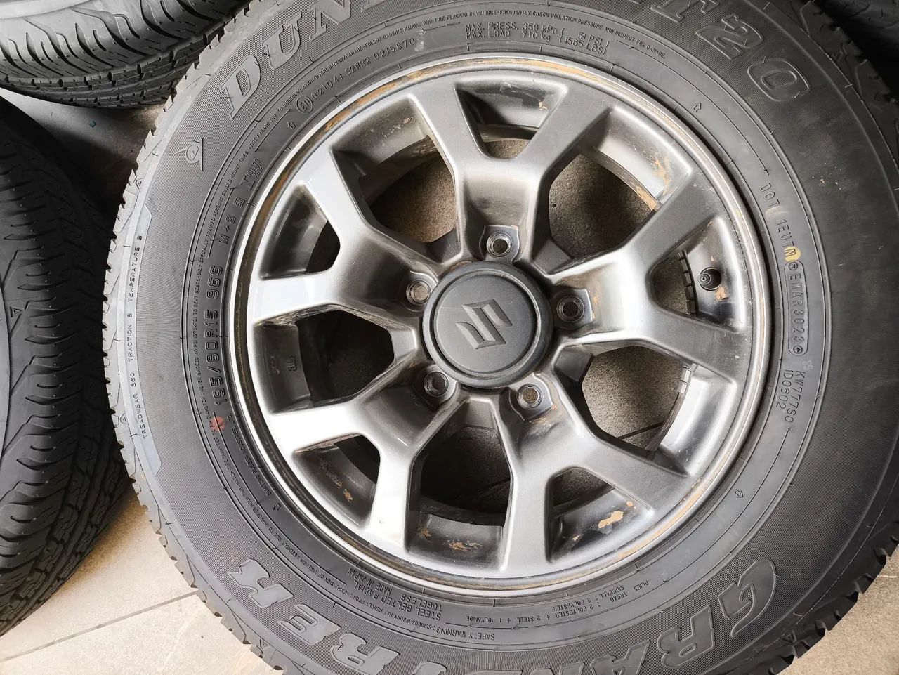 roda aro 15 furaçao 5×139.7 Suzuki original - Foto 2