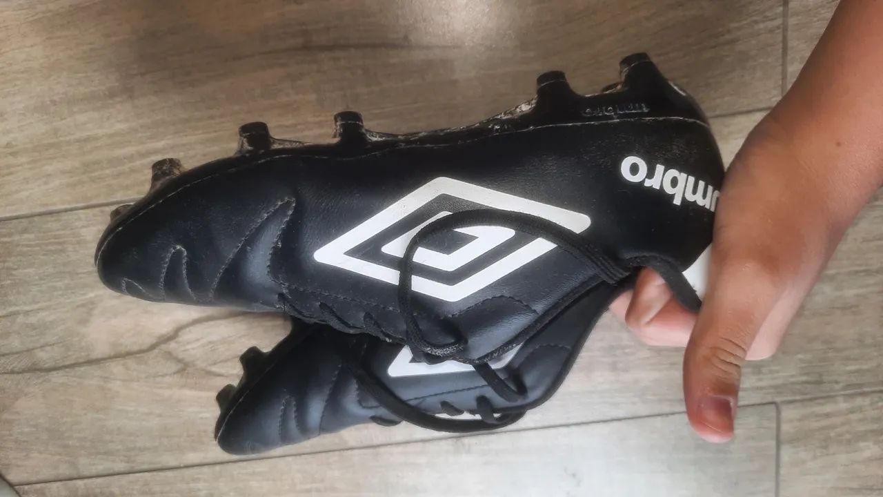 Chuteira Umbro