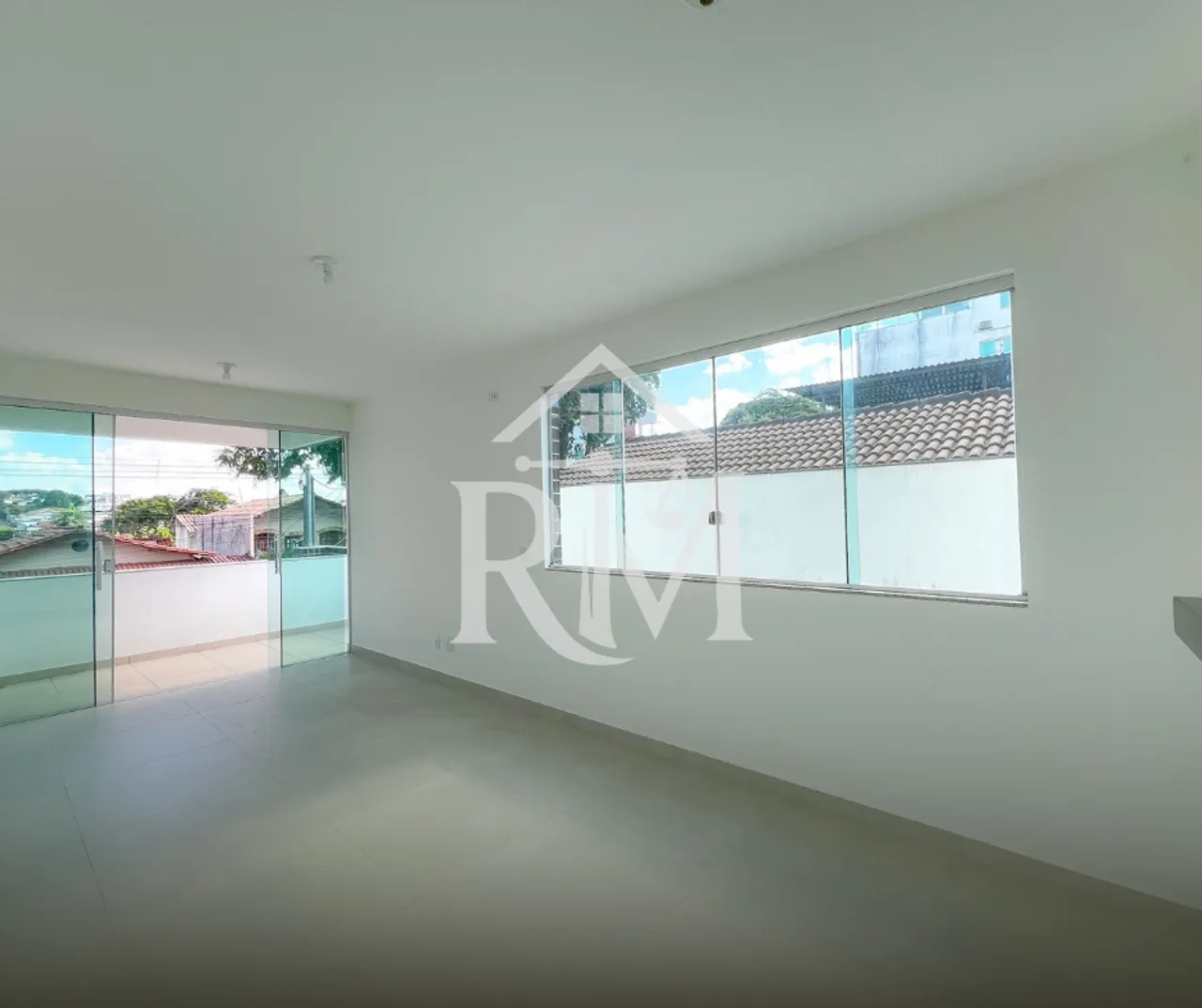Imóvel para venda possui 210 metros quadrados com 3 quartos em Santa Amélia - Belo Horizon