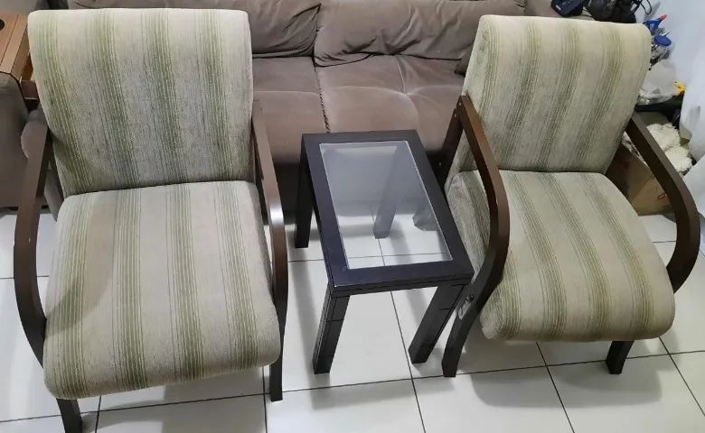 Jogo de poltronas e mesa de centro com vidro - Foto 4
