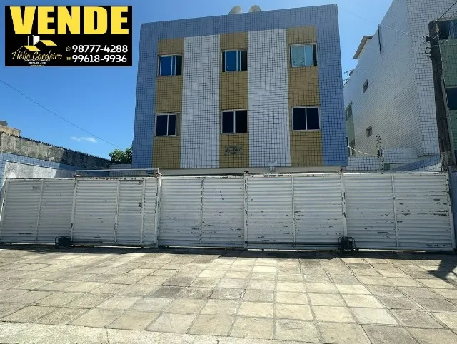 Apartamento Térreo nos Bancários c/ 3 quartos, sendo 1 suíte e área externa privativa em U