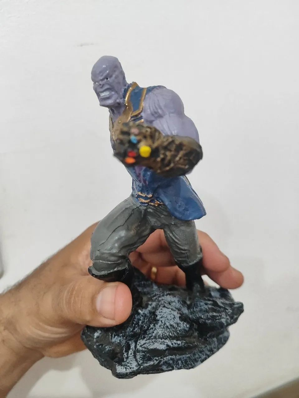 Boneco Thanos em resina