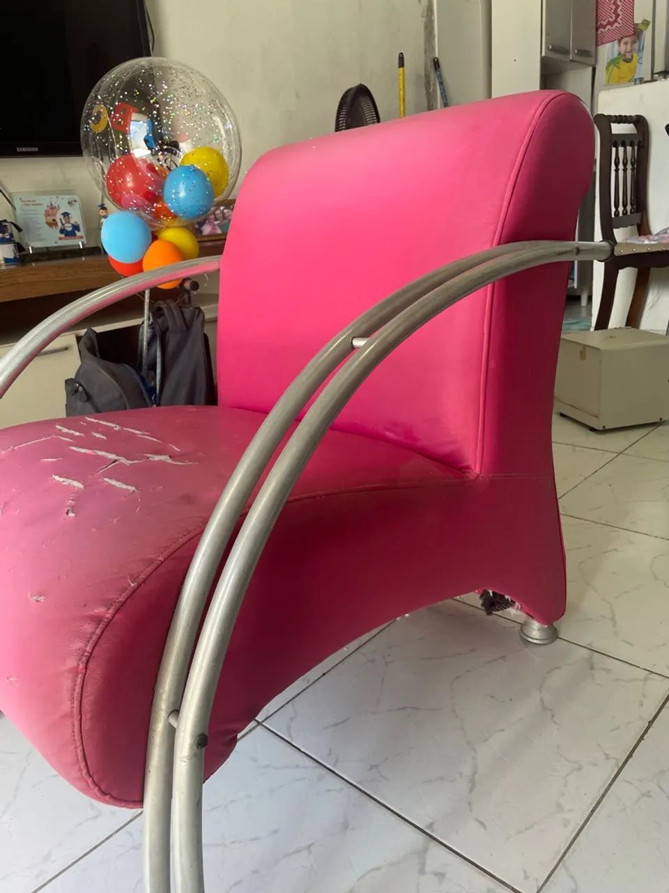 Duas Poltronas rosas  - Foto 3