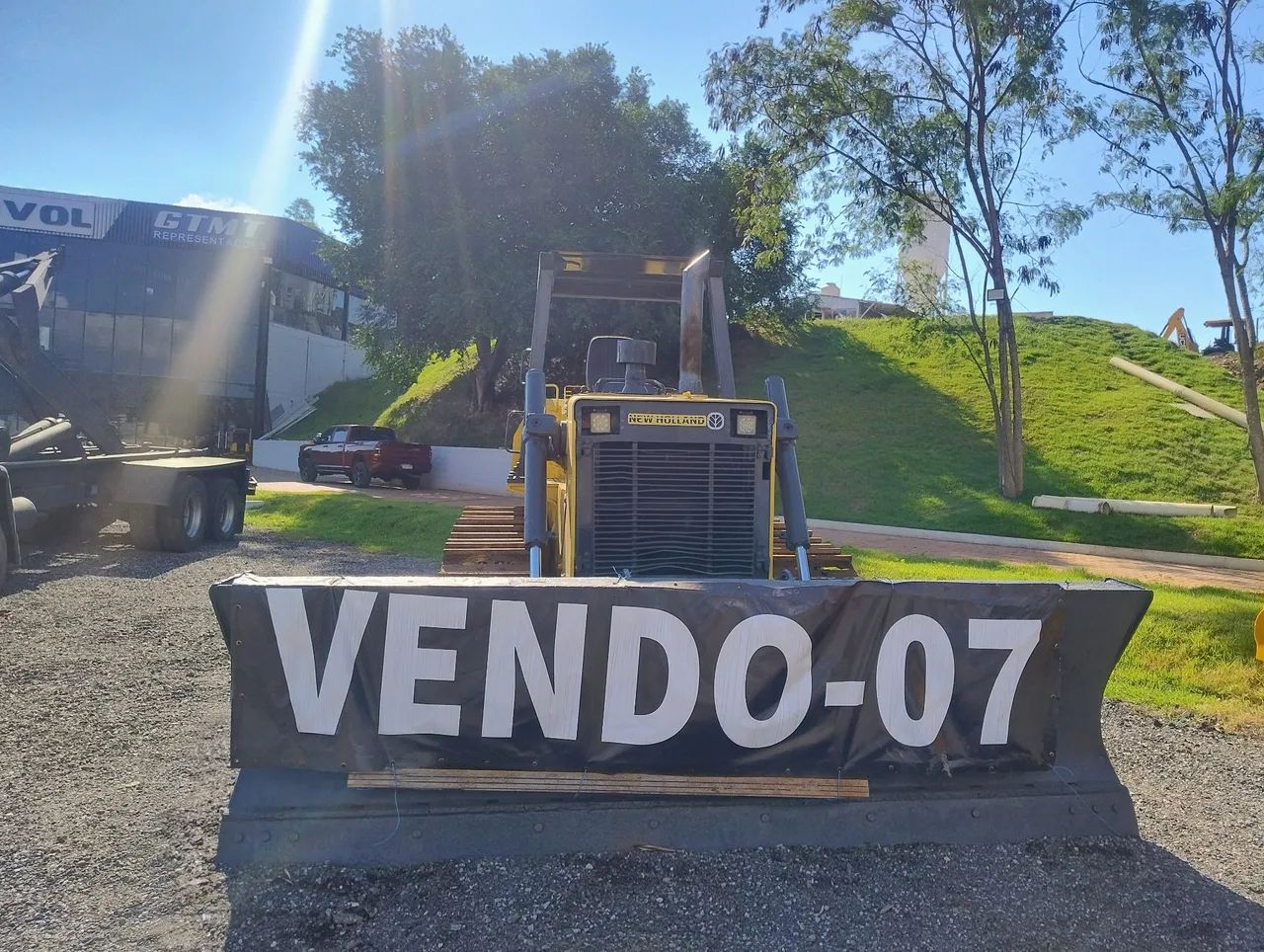 Trator de Esteira New Holland D170 - Foto 2