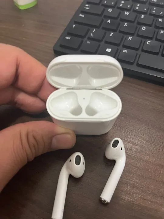 Apple AirPods 2o Geração Modelo A2031 (Usado)