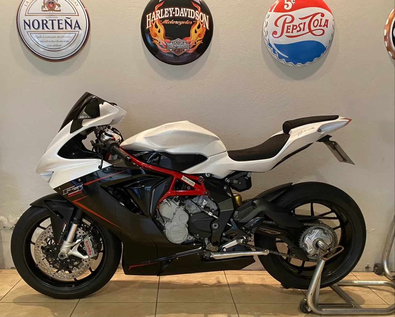 Motos MV Agusta F3 no Brasil