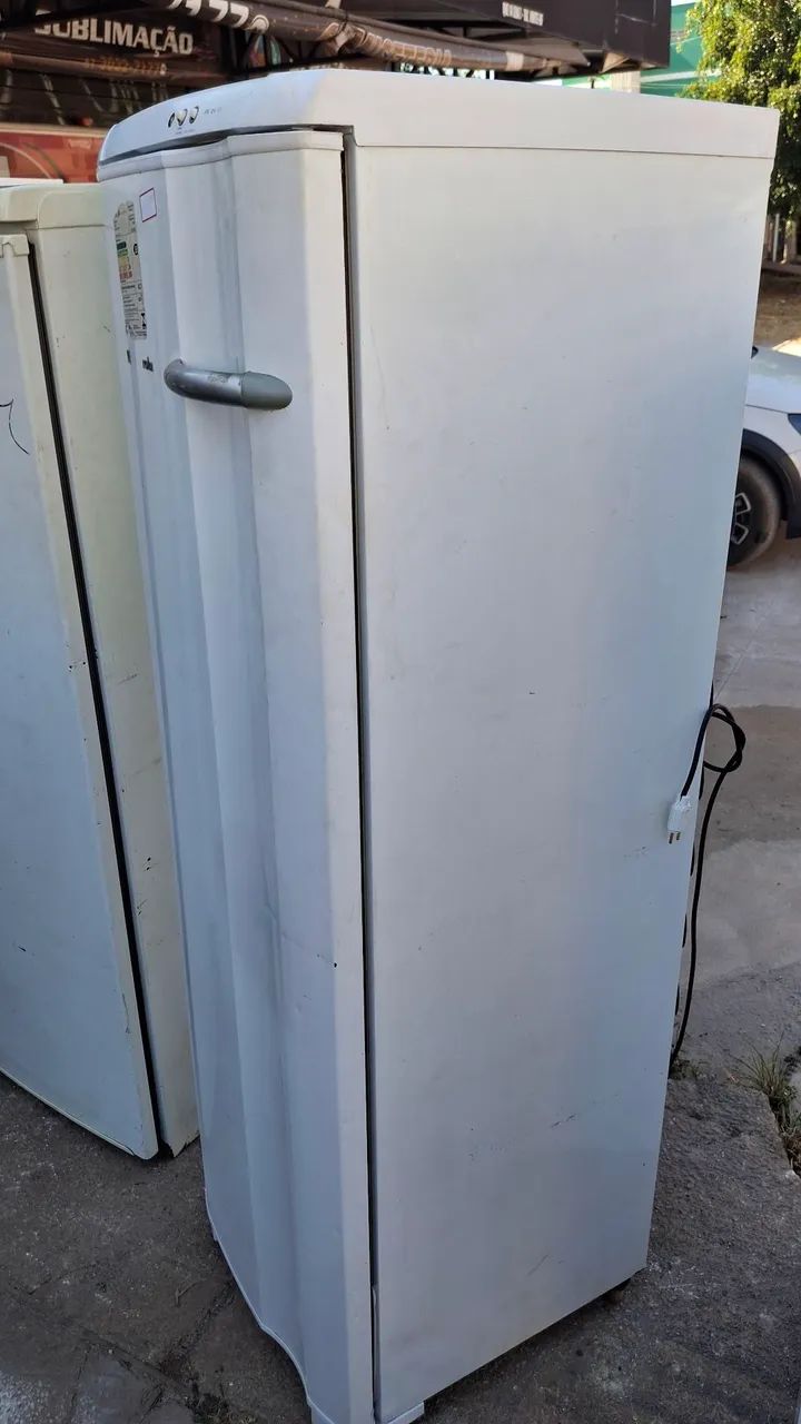 FREEZER VERTICAL ELECTROLUX USADO - Foto 3