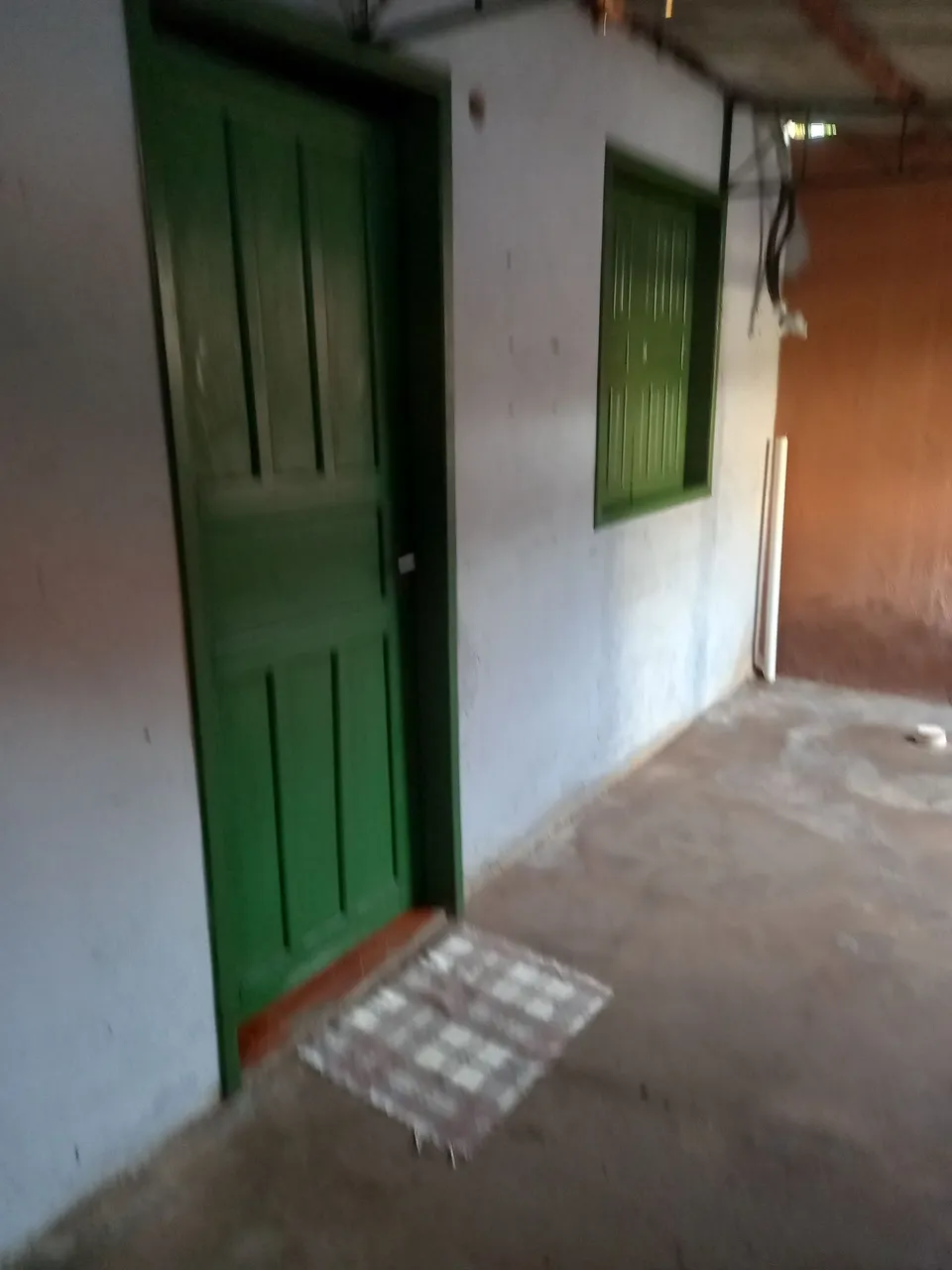 Aluga-se casa com 2 quartos, sala , cozinha , área de serviço próximo ao meta 21 zona Sul