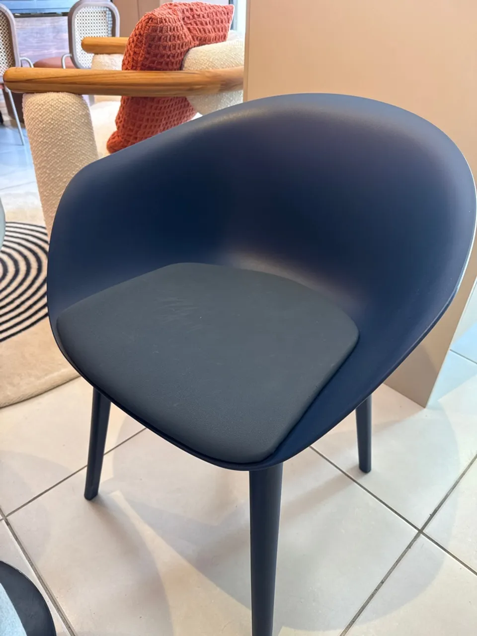 Cadeira Azul Moderna e Confortável