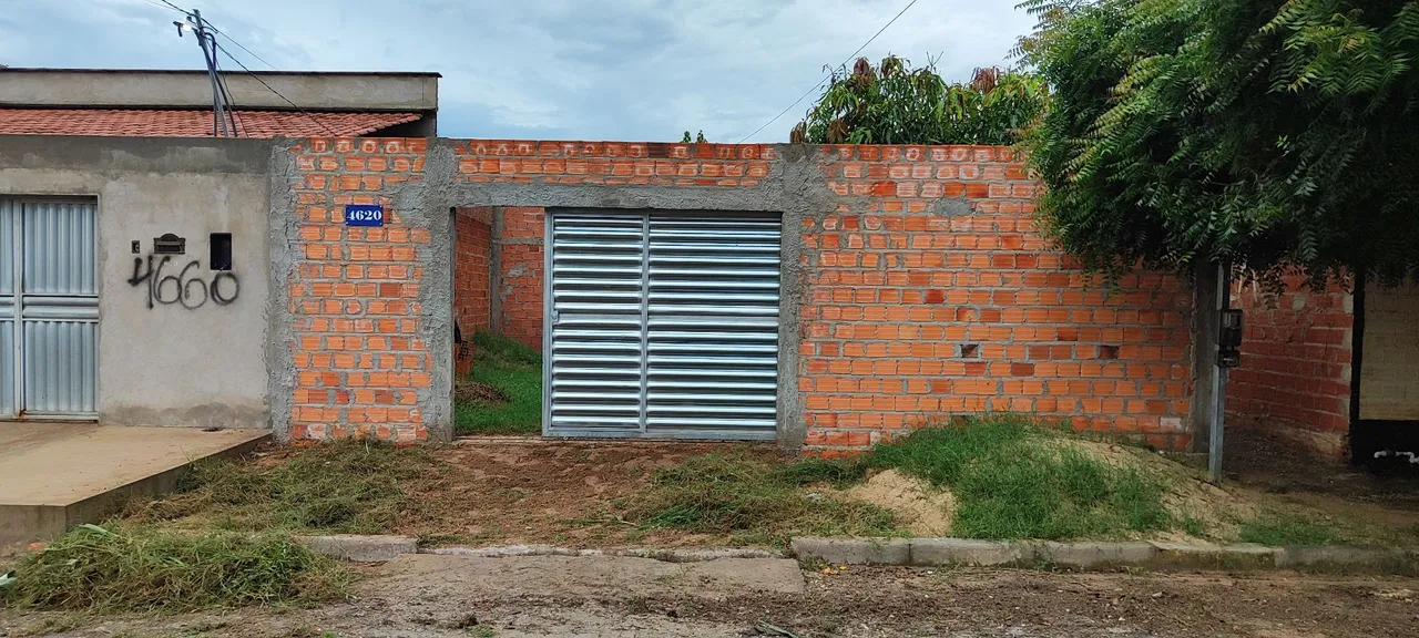 Casa na Zona Leste - Vale Quem Tem