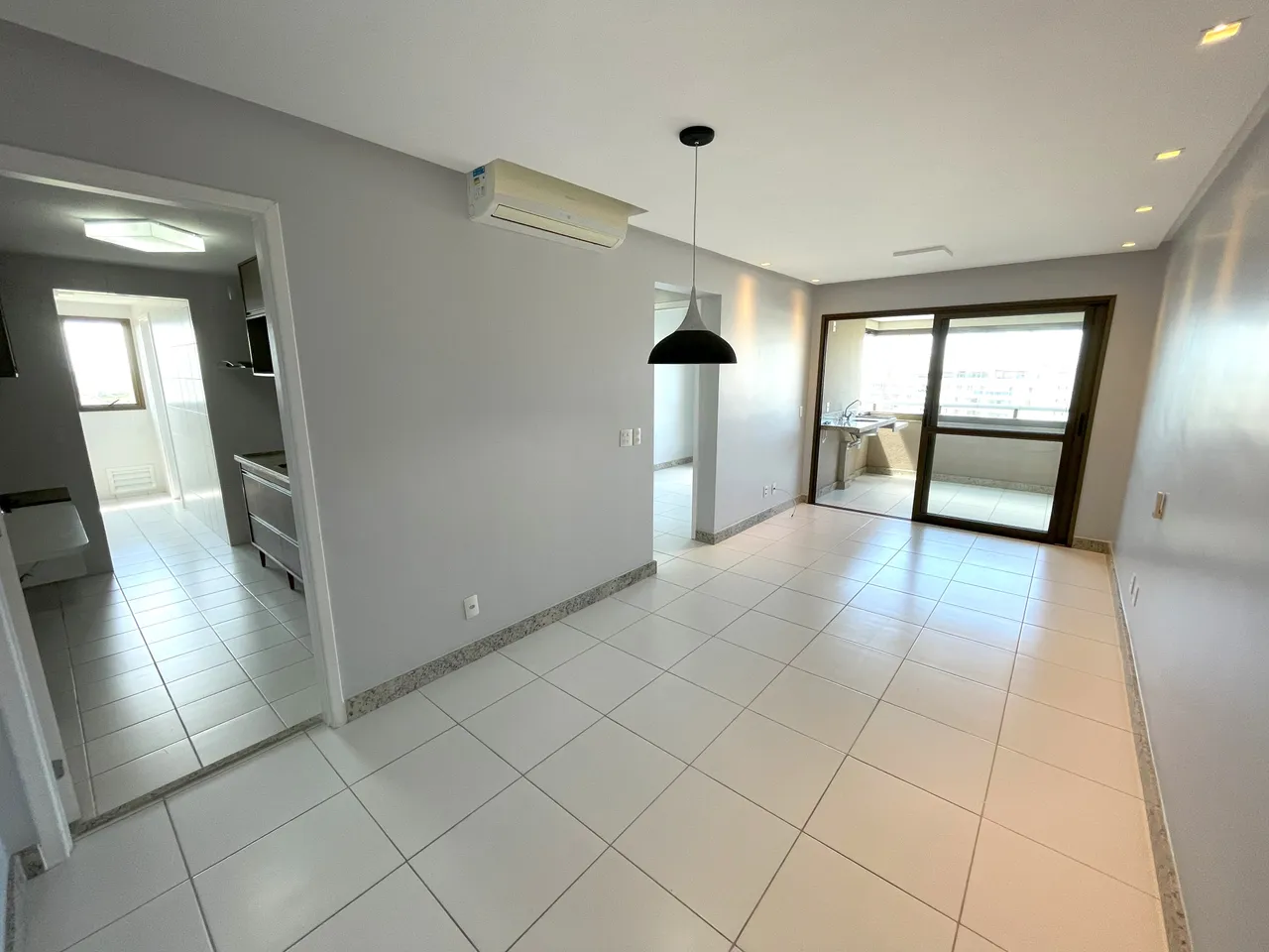 Oportunidade em Alphaville: 2/4, Suíte e Vista Mar e Lagoa!
