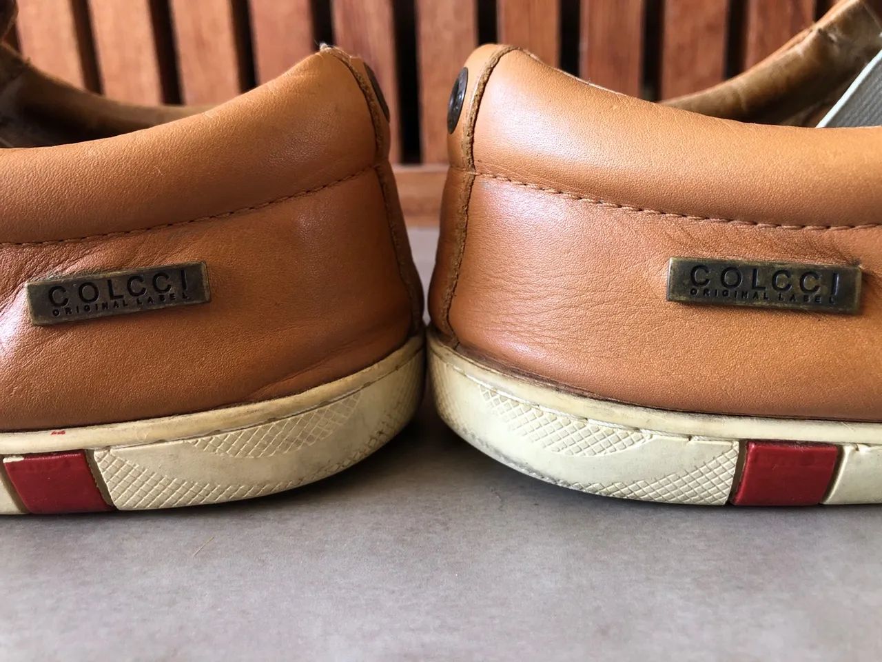 Tênis de Couro Marrom Colcci - Foto 4
