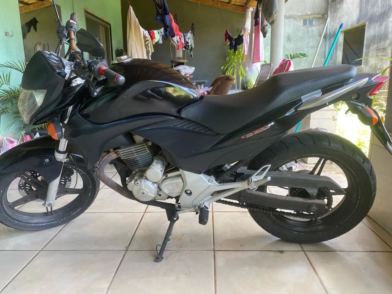 Vende-se Cb 300r 2011