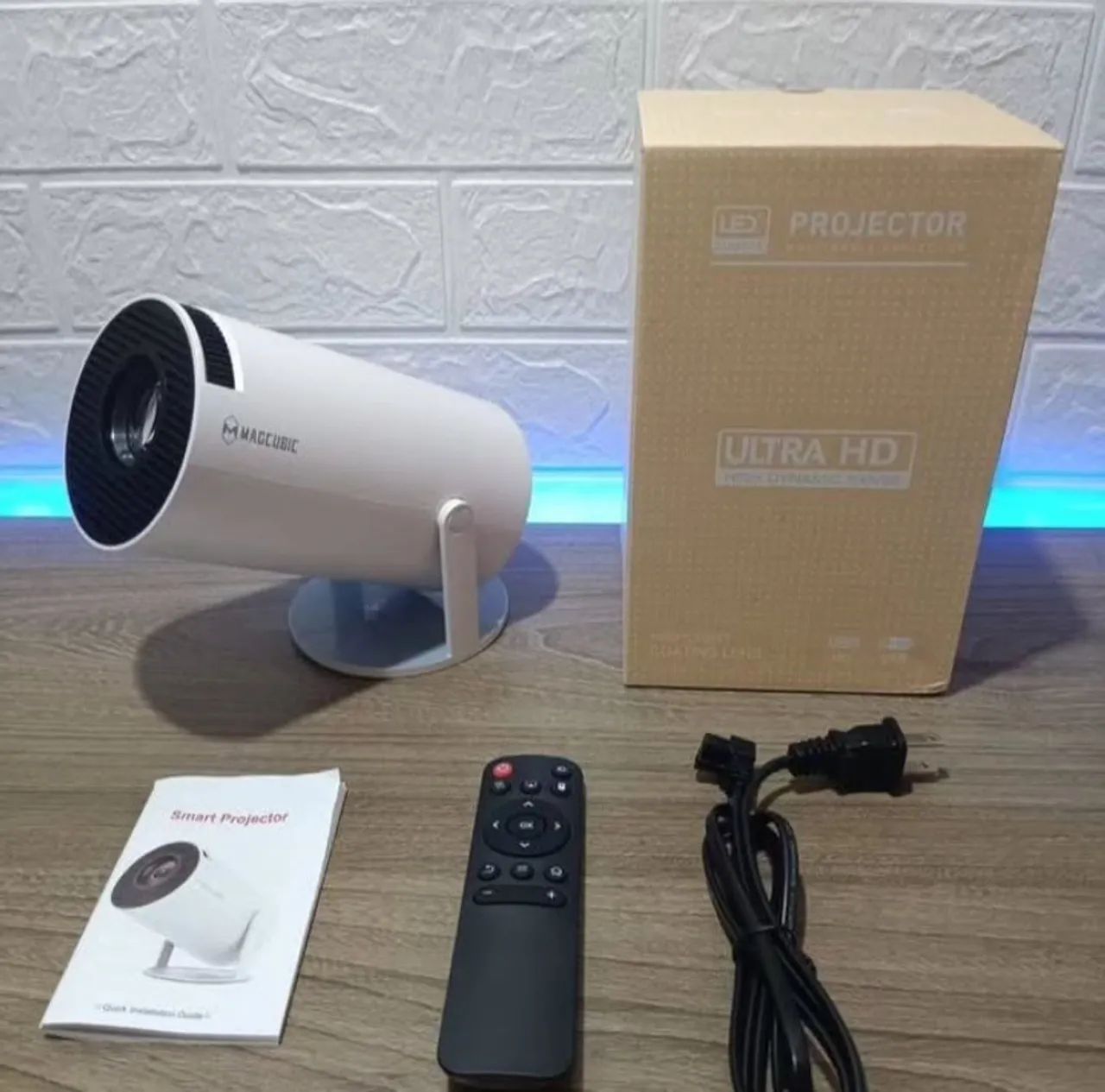 Projetor Portátil Smart Magcubic - Alta Definição