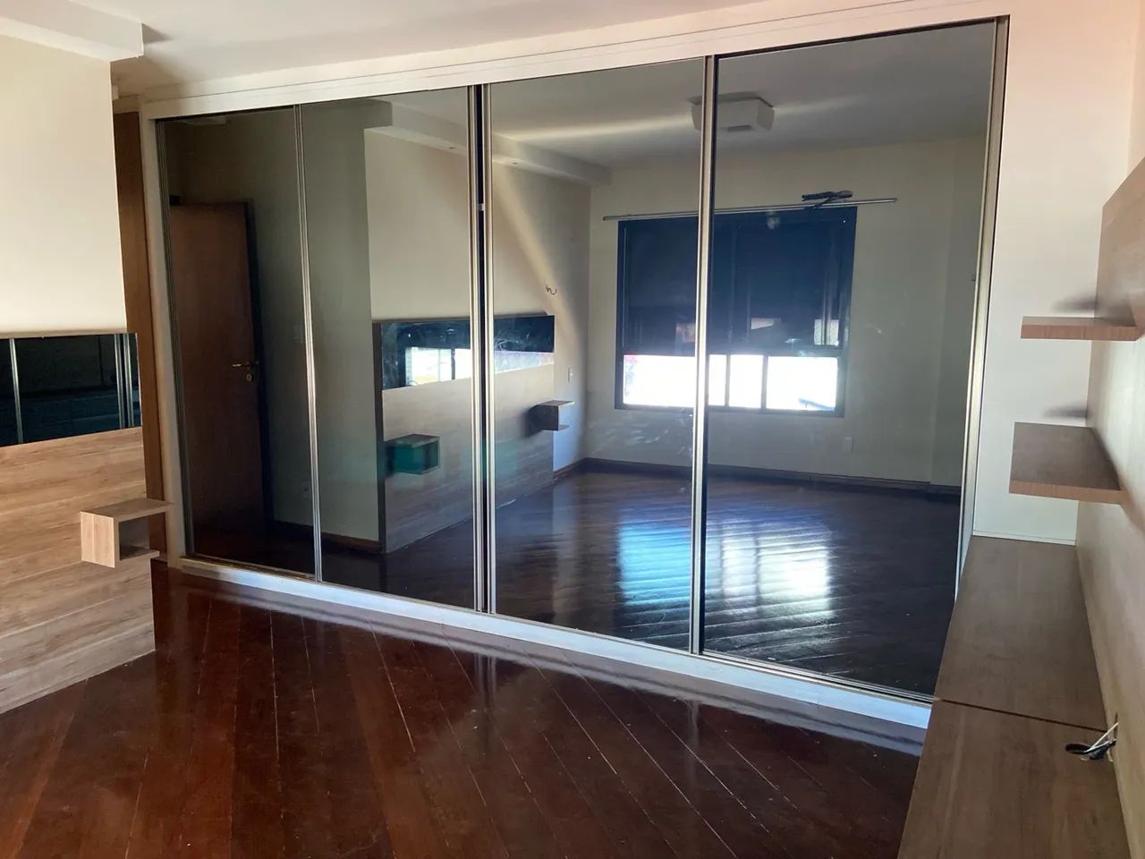 Alugo apto. na 13 de Julho, 4/4 sendo 3 suítes, reformado, sombra e vista p/ o mar. - Foto 9