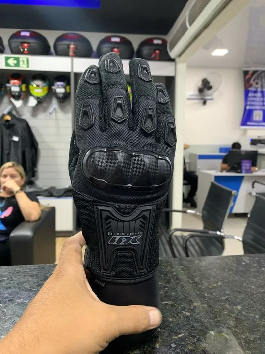 LUVA X11 BLACKOUT 2 PT