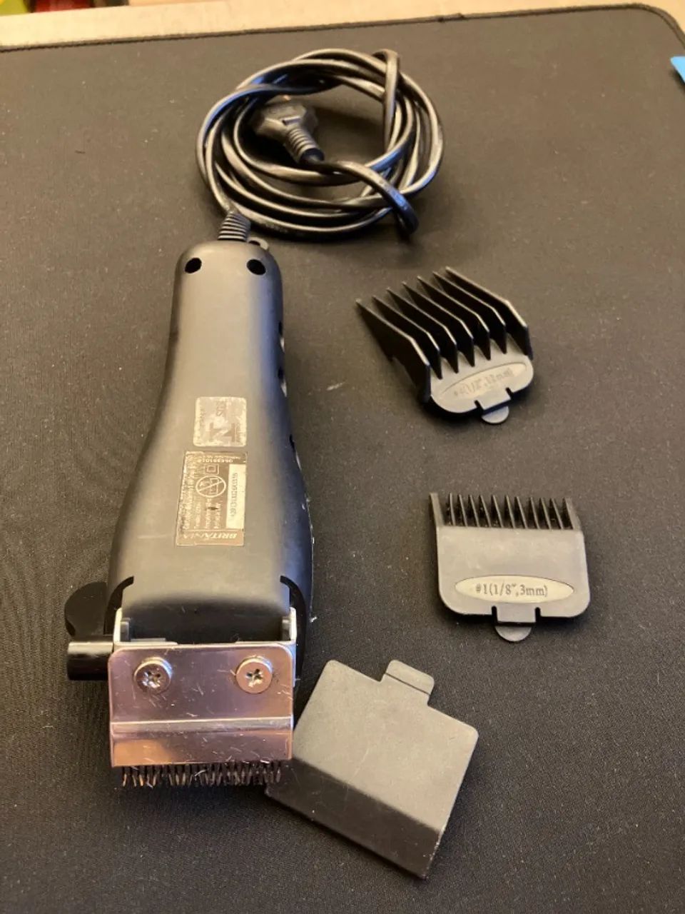 Maquina de cortar cabelo Britania 127V