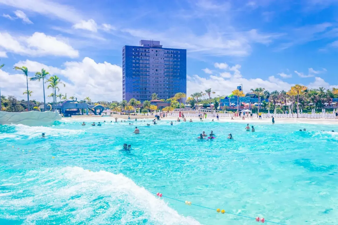 Temporada em Resort com Piscina de Ondas dos Dias 22/05 a 29/05.
