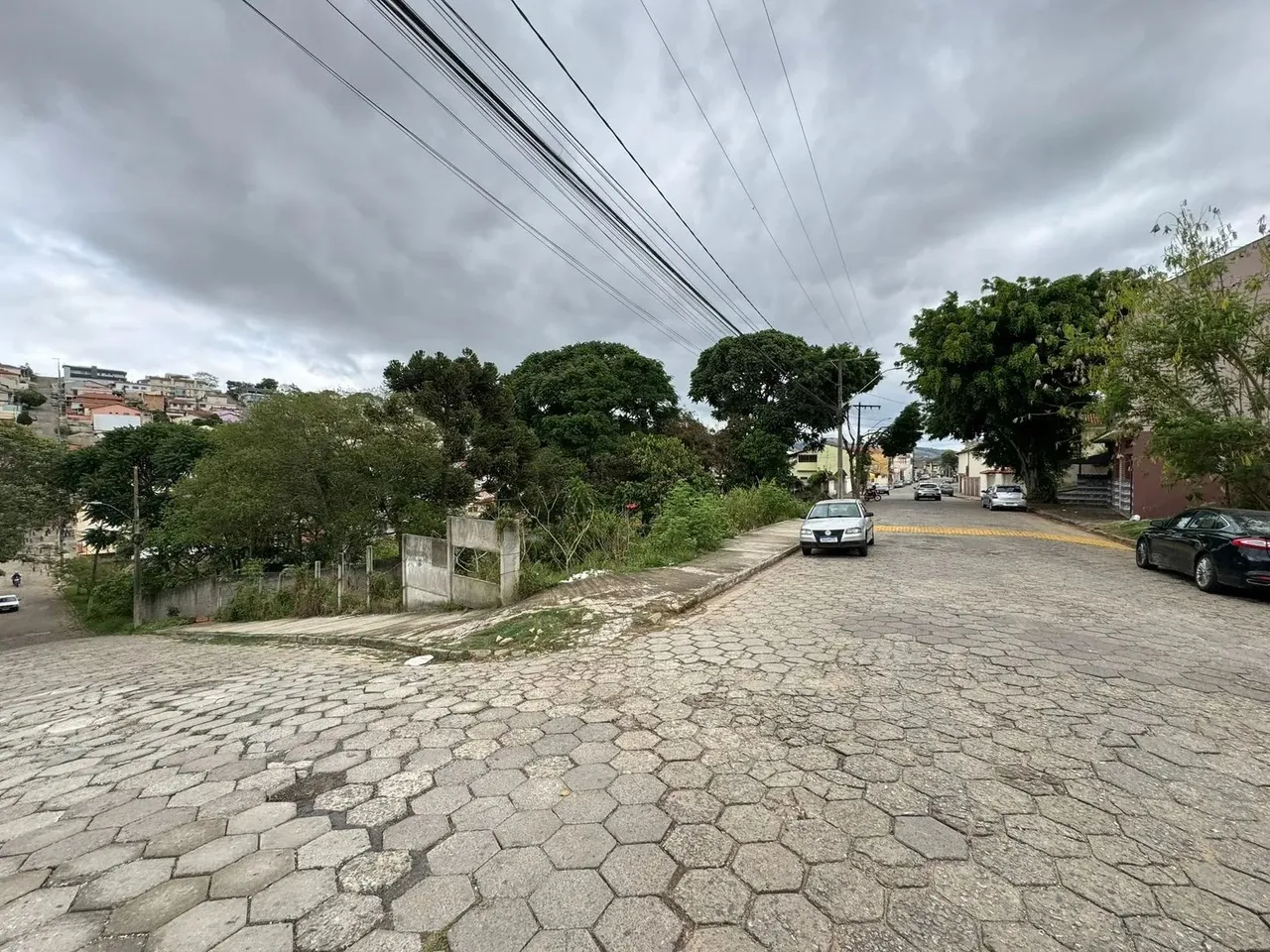 VENDA Terreno de 900 m² com projeto aprovado para lojas, kitnets e apartamentos!!!