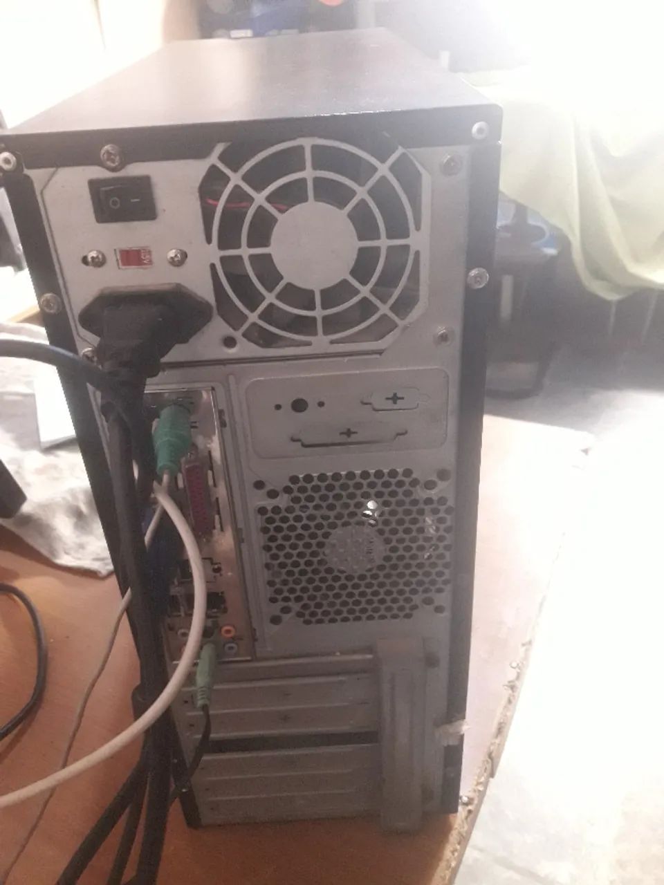 pc com 3 gb de memória, hd 250 gb com windows 7, maquina gigabyte tehnology co. ltda. - Foto 2