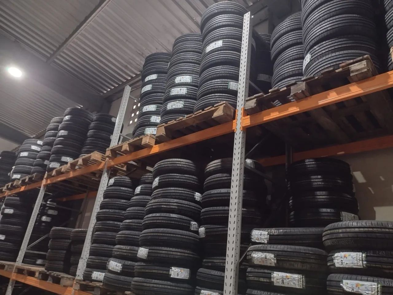  Super promoção de pneus   Pneus novos para carros - vários tamanhos