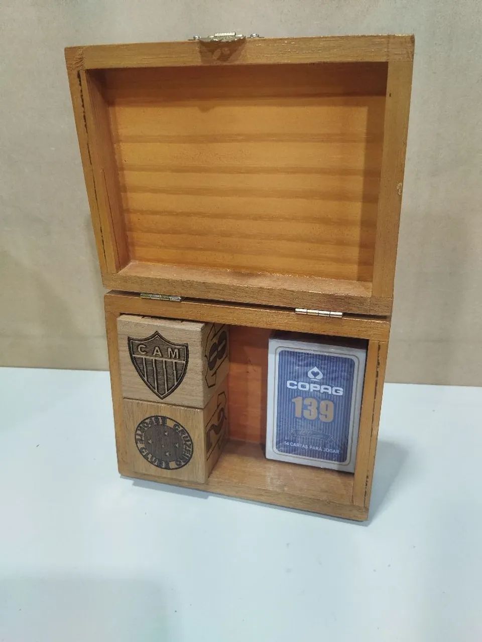 Caixa de madeira para jogos de cartas(truco) 